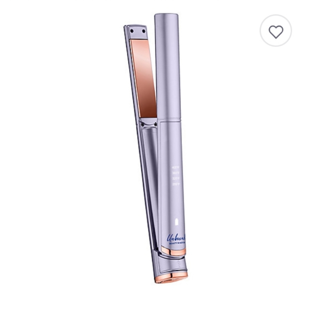 Cordless flat iron